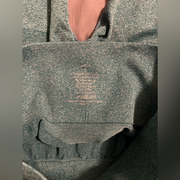 ARIA leggings and sports bra - Picture 5 of 5